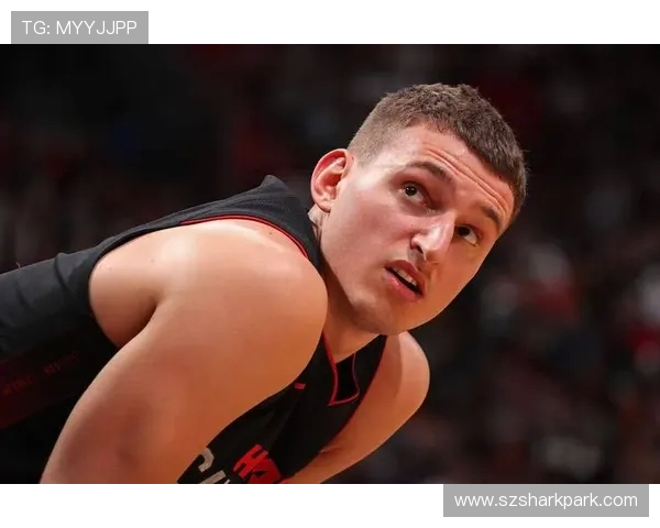 威金斯盛赞约维奇天赋全面多位置能力助力球队未来冲击冠军征程前景 威金斯盛赞约维奇天赋全面多位置能力助力球队未来冲击冠军征程前景